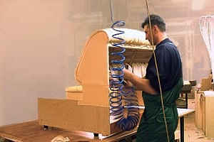 перетяжка м'яких меблів виробництво